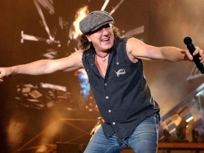 Brian Johnson, solistul AC/DC, va publica o carte de memorii