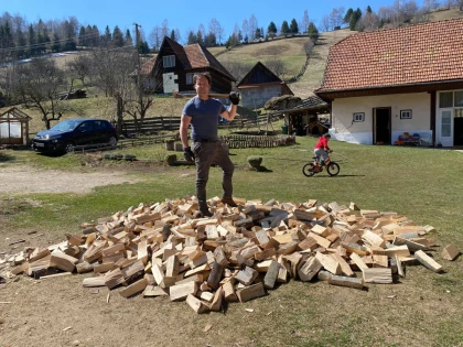 Britanicul Charlie Ottley, jurnalistul care promovează România, a obținut după 5 ani cetățenia