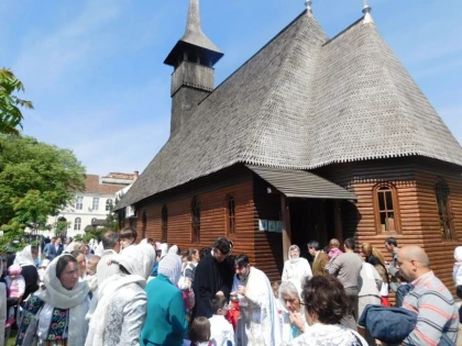 BUCURIA ÎNVIERII PENTRU COPIII ARĂDENI
