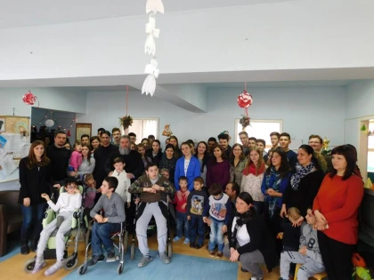 Bucurie pentru copiii de la Centrul de terapie și recuperare ”Ghiocelul” din Arad
