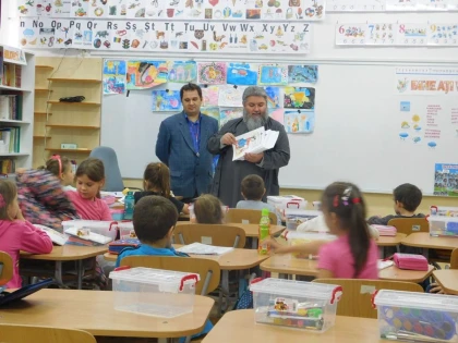 BUCURIE PENTRU COPIII DE LA ȘCOALA GIMNAZIALĂ ”AVRAM IANCU”