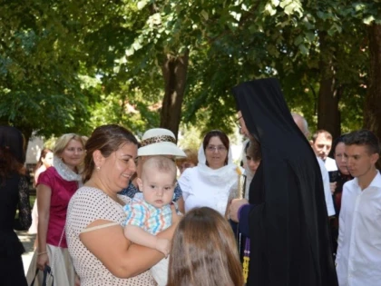 Bucurie și comuniune la Mănăstirea Hodoș-Bodrog