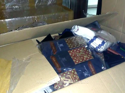 Bunuri contrafăcute, confiscate în vama Nădlac