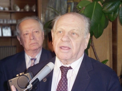 BUST DIN BRONZ AL ACADEMICIANULUI NICOLAE CAJAL, DEZVELIT LA ARAD