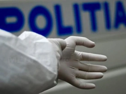 CADAVRUL UNEI FEMEI, A FOST DESCOPERIT DE DE MAI MULTI TURISTI, INTR-O PESTERA DIN MUNTII SUREANU
