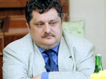 Caius Parpală a fost reținut, fiind acuzat că a luat mită 8.000 de lei