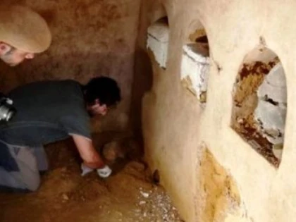 Cameră funerară din vremea romanilor, descoperită intactă sub o locuință din Spania