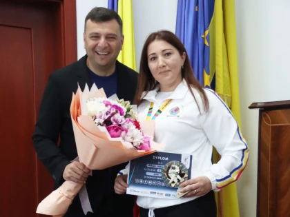 Campioana la judo Cătălina Margea, în vizită la Consiliul Județean