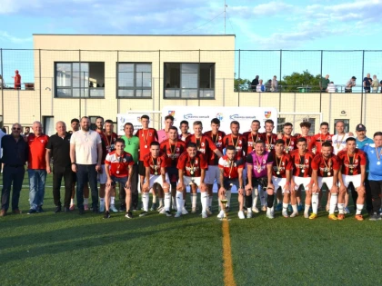 Campioana Unirea Sântana și-a primit trofeul și medaliile din partea conducerii AJF Arad (FOTO)