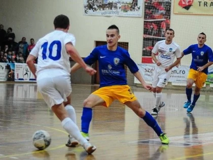 CAMPIONATUL JUDETEAN DE FOTBAL IN SALA DEBUTEAZA LA LIPOVA SI VLADIMIRESCU