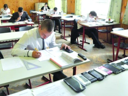 CANDIDATII LA EXAMENUL DE BACALAUREAT SUSTIN ASTAZI EVALUAREA COMPETENTELOR LINGVISTICE
