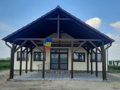 Capela din Secusigiu a fost finalizată, încep lucrările la cea din Sânpetru German