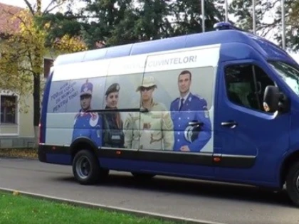 Caravana Jandarmeriei recrutează tineri din Arad