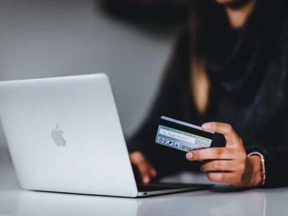 Care sunt cerințele generale pentru accesarea unui credit online