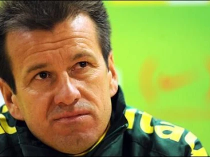 CARLOS DUNGA ESTE NOUL SELECTIONER AL BRAZILIEI