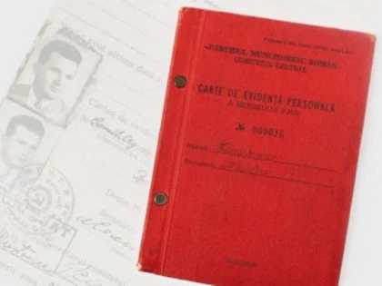 CARNETUL DE PARTID AL LUI CEAUSESCU SI POSETA GUCCI A SOTIEI DICTATORULUI, LA LICITATIA ARTMARK
