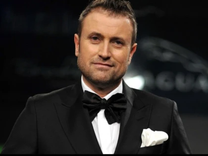 CATALIN BOTEZATU, DEZAMAGIT DE SUCCES: "OAMENII M-AU COCOTAT PE UN PIEDESTAL SI NU MA LASA SA COBOR"
