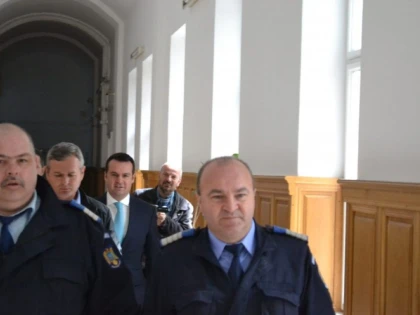 CATĂLIN CHERECHEŞ, PRIMARUL ALES DIN BAIA MARE DUS SUB ESCORTĂ SĂ DEPUNĂ JURĂMÂNTUL