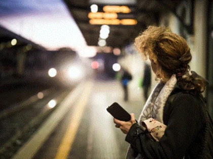 Caz șocant în tren: Tânără agresată sexual de un controlor