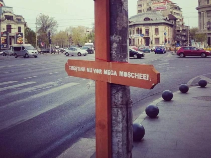 CAZUL CRUCILOR ANTI-MOSCHEE, CERCETAT LA PARCHET