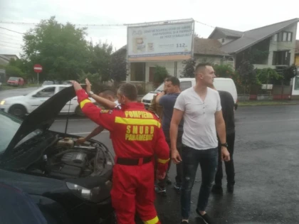 Ce fac pompierii arădeni în timpul lor liber? Salvează oameni! (FOTO)