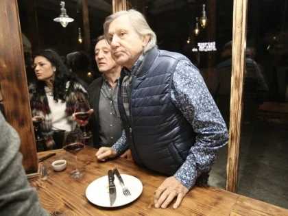 Ce face Ilie Năstase când soția nu este în preajmă