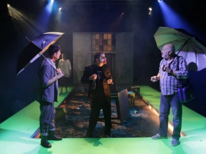 Ce facem în weekend? Mergem la teatru!  