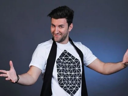 CE RELAŢIE ARE SMILEY CU STILISTA LUI