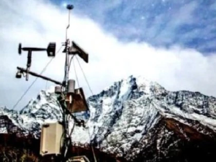 Cea mai înaltă staţie meteo din lume a fost instalată pe Everest