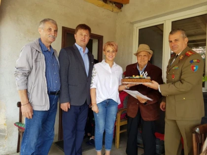 Cel mai vârstnic veteran de război din județul Arad a împlinit 102 ani