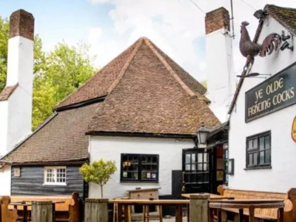 Cel mai vechi pub din Anglia se închide după 1.229 de ani din cauza pandemiei
