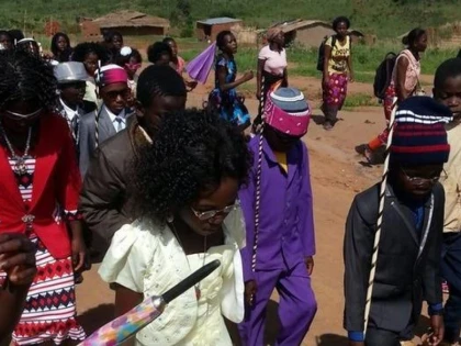 Cel puţin 20 de adolescenţi şi bărbaţi, găsiţi decapitaţi în Mozambic într-un masacru atribuit jihadiştilor
