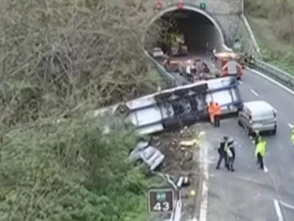 Cel puţin 45 de oameni au murit după ce un autobuz a luat foc pe o autostradă din Bulgaria