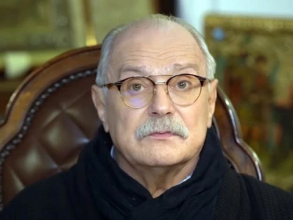 Celebrul regizor rus Nikita Mihalkov, internat la terapie intensivă la Moscova