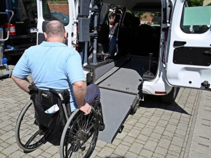 ”Centru de mobilitate – taxi gratis” pentru persoanele cu dizabilități va fi lansat la Arad
