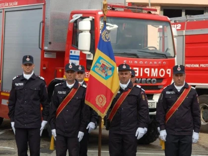 CEREMONIAL MILITAR DE ÎNMÂNARE A DRAPELULUI DE LUPTĂ AL ISU ARAD