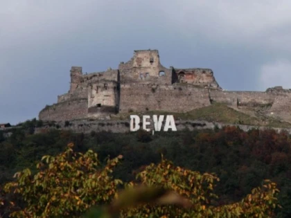 CETATEA DEVEI SE VA DESCHIDE PENTRU TURISTI DE LA 1 APRILIE