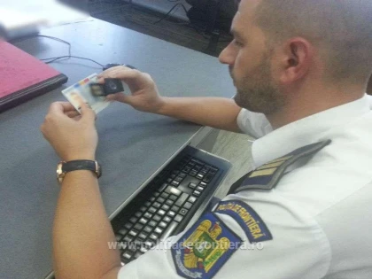 Cetăţean camerunez cu carte de identitate falsă, oprit la granița cu Ungaria