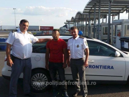 Cetăţean pakistanez, prins în vama Nădlac cu document fals
