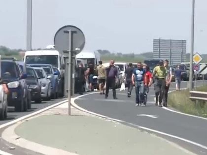 Cetățeni din Pakistan, Afganistan și Algeria, interziși pentru 5 ani în Arad