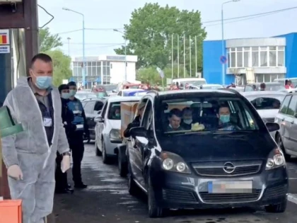 Cetăţeni străini cu permise de ședere poloneze false  opriți la granița cu Ungaria