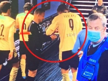Champions League: Când Haaland semnează un autograf ... pentru arbitrul asistent român