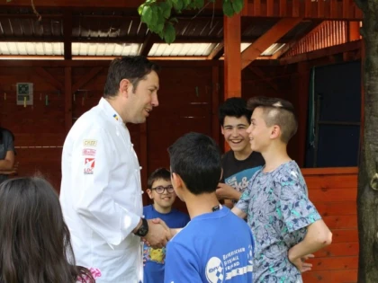 Chef Cezar Munteanu a ajuns și în casele de tip familial din Lipova