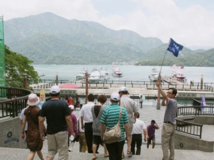 China va suspenda călătoriile individuale spre Taiwan