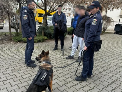 Chiulul, sub lupă. Poliția și jandarmii au ieșit pe urmele elevilor arădeni care fug de școală