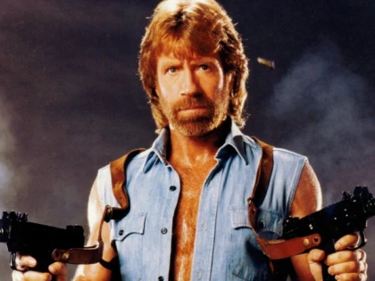 Chuck Norris își serbează ziua de naștere. Nu împlinește 77 de ani, ci câți are el chef!