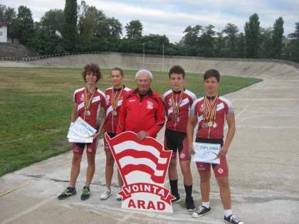 CICLISTII VOINTEI ARAD AU CUCERIT NOI MEDALII NATIONALE