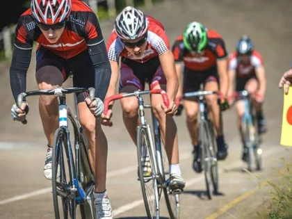 CICLIŞTII VOINŢEI AU CUCERIT MEDALII PE VELODROM