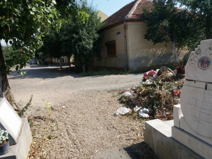 Cimitirul din Micălaca vrea să iasă în stradă. Falcă nu se opune!
