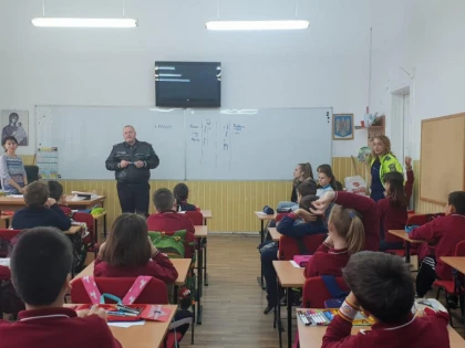 Circulația pe drumurile publice, povestită celor mai mici participanți la trafic